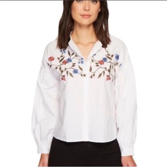 Vince Camuto Tops - Two by Vince Camuto | White floral embroidered boxy button up blouse